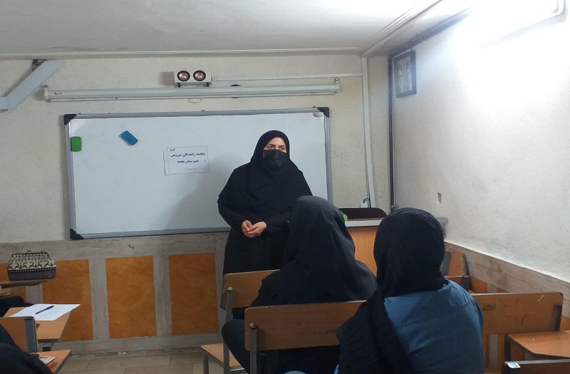برگزاری جلسه با رانندگان سرویس دبیرستان نجمه