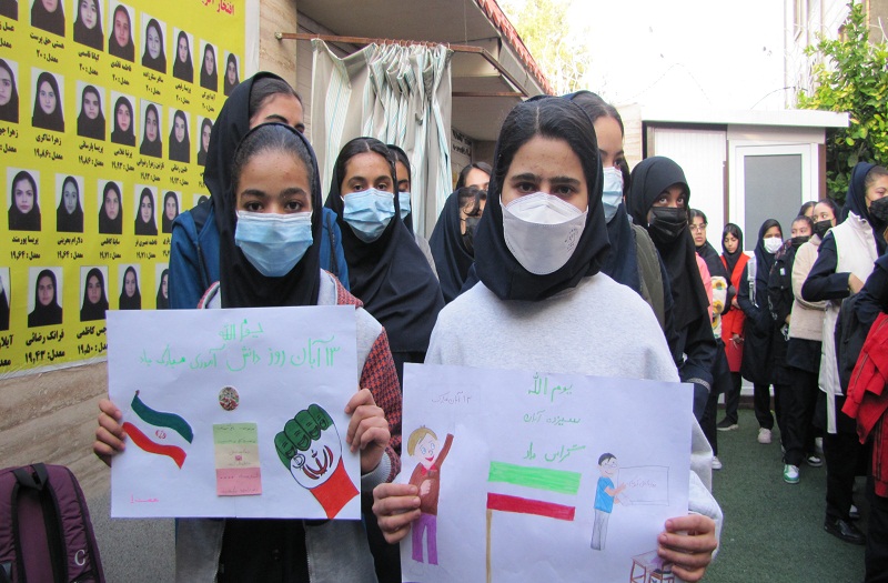 دختران پرتلاش دبیرستان نجمه روز دانش آموز بر شما مبارک باد