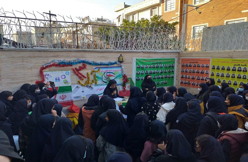 دختران پرتلاش دبیرستان نجمه روز دانش آموز بر شما مبارک باد