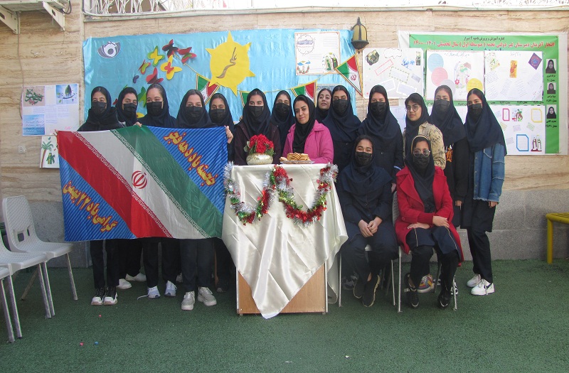 برگزاری مراسم جشن ولادت حضرت علی(ع) و پیروزی انقلاب اسلامی در دبیرستان نجمه
